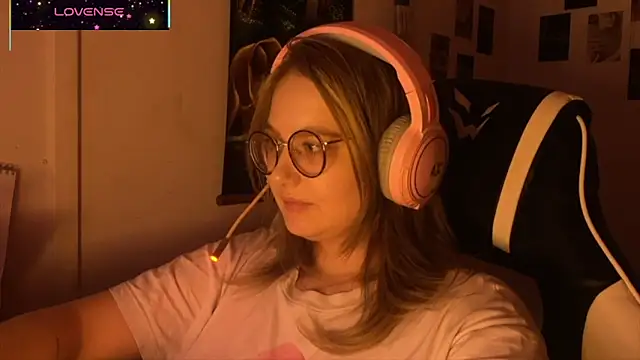 JacyWinslat online show from October 2025 08:40:01 PM