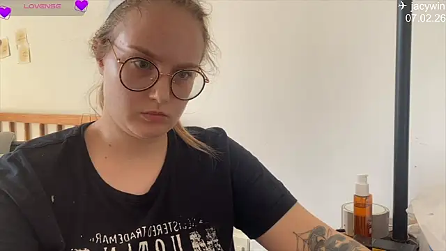 JacyWinslat online show from February 2026 09:13:01 AM