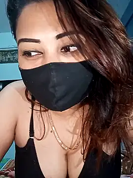 Snapshot of Cute-mona chatting on February 2025 08:10:02 PM Cute-mona online show from February 2025 08:10:02 PM