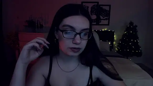 Snapshot of DaniellaLovely chatting on December 2024 11:22:01 AM DaniellaLovely online show from December 2024 11:22:01 AM