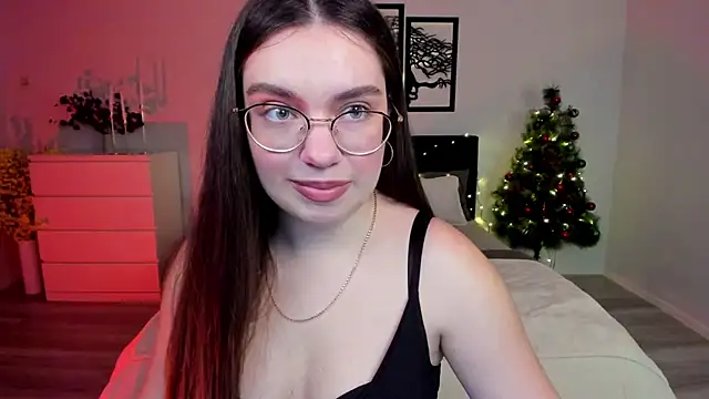 Snapshot of DaniellaLovely chatting on December 2024 02:27:01 PM DaniellaLovely online show from December 2024 02:27:01 PM