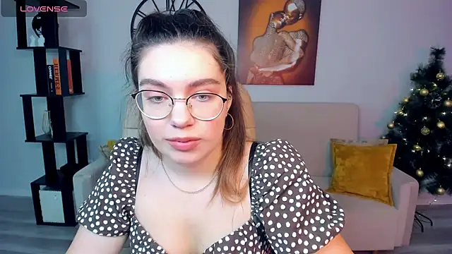 Snapshot of DaniellaLovely chatting on December 2024 05:25:01 AM DaniellaLovely online show from December 2024 05:25:01 AM