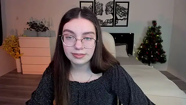 Snapshot of DaniellaLovely chatting on December 2024 11:22:02 AM DaniellaLovely online show from December 2024 11:22:02 AM