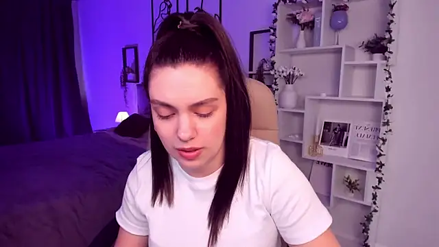 Snapshot of DaniellaLovely chatting on March 2025 02:01:02 PM DaniellaLovely online show from March 2025 02:01:02 PM