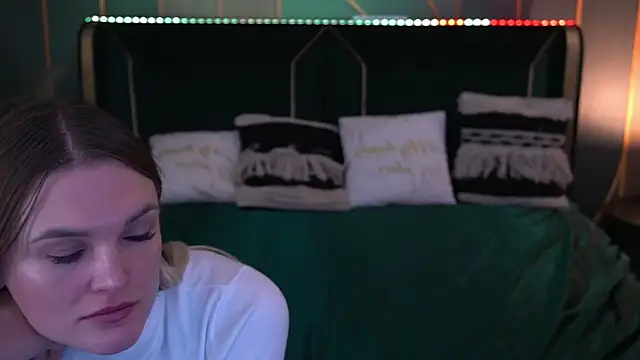 KateSly online show from November 2025 07:30:02 AM