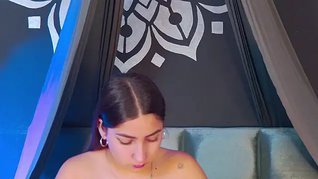 zoee moretti online show from September 2025 12:48:01 PM