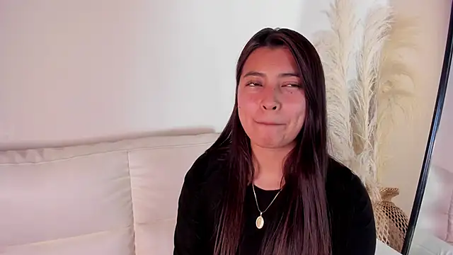Snapshot of Rebeca_Williams_ chatting on January 2025 01:58:02 AM Rebeca Williams online show from January 2025 01:58:02 AM