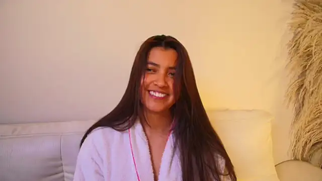 Snapshot of Rebeca_Williams_ chatting on February 2025 03:18:01 AM Rebeca Williams online show from February 2025 03:18:01 AM
