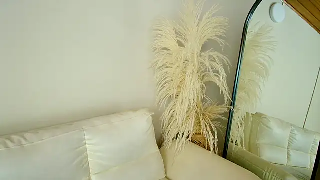 Snapshot of Rebeca_Williams_ chatting on February 2025 04:40:02 AM Rebeca Williams online show from February 2025 04:40:02 AM