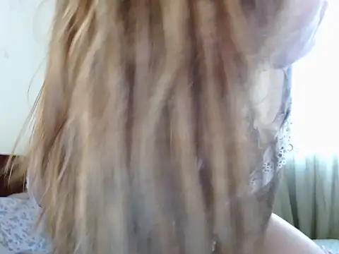 kittenlizz online show from December 2024 04:08:02 PM