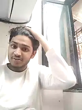 Snapshot of heartless__95 chatting on February 2025 06:29:01 AM heartless 95 online show from February 2025 06:29:01 AM