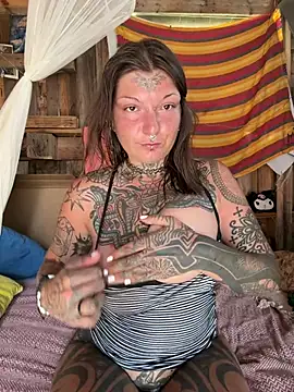 lizzardqueeen online show from August 2026 04:05:02 PM