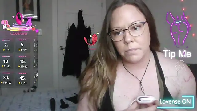 Snapshot of MissyLovexxx chatting on March 2025 07:59:02 PM MissyLovexxx online show from March 2025 07:59:02 PM