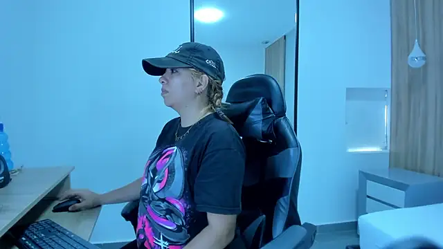 alma fenix online show from December 2025 12:35:02 PM