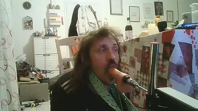 Snapshot of cyril020202 chatting on November 2025 05:23:01 PM cyril020202 online show from November 2025 05:23:01 PM