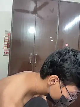 Snapshot of John_desihunk chatting on September 2025 05:50:01 PM John desihunk online show from September 2025 05:50:01 PM