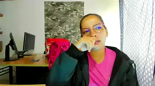 Snapshot of MISSLAUR4 chatting on December 2024 06:16:02 PM MISSLAUR4 online show from December 2024 06:16:02 PM