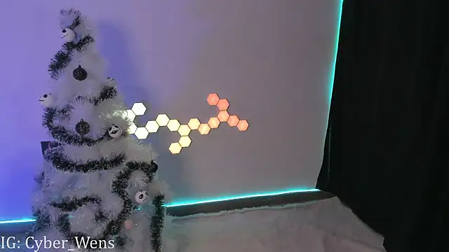 cyberzoe online show from December 2025 08:04:02 PM