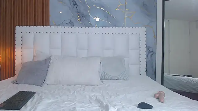 hotlatinateacher online show from December 2024 07:11:02 PM