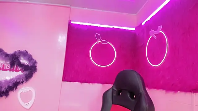 Angel21    online show from December 2024 10:40:01 PM