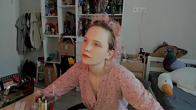 School Love online show from February 2026 07:04:01 AM