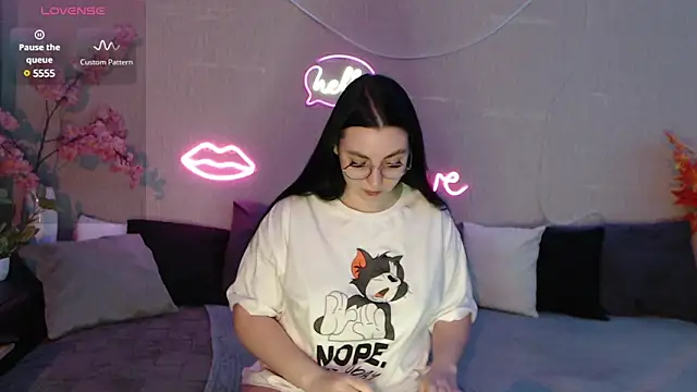 Fluffy Tiffy online show from January 2025 01:51:02 AM