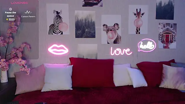 Fluffy Tiffy online show from February 2025 03:51:01 AM