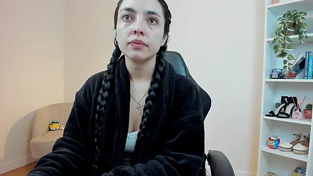  BellaEvans  online show from January 2025 05:45:02 AM