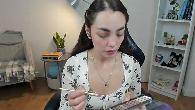  BellaEvans  online show from October 2025 04:45:01 AM