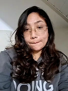 Snapshot of Mia_Ruiz chatting on October 2025 02:18:01 AM Mia Ruiz online show from October 2025 02:18:01 AM