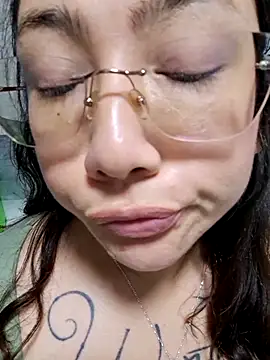 Snapshot of Mia_Ruiz chatting on October 2025 02:13:01 AM Mia Ruiz online show from October 2025 02:13:01 AM