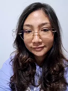 Snapshot of Mia_Ruiz chatting on November 2025 02:14:01 AM Mia Ruiz online show from November 2025 02:14:01 AM