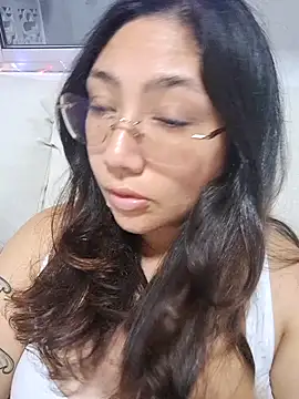 Snapshot of Mia_Ruiz chatting on November 2025 03:05:01 AM Mia Ruiz online show from November 2025 03:05:01 AM