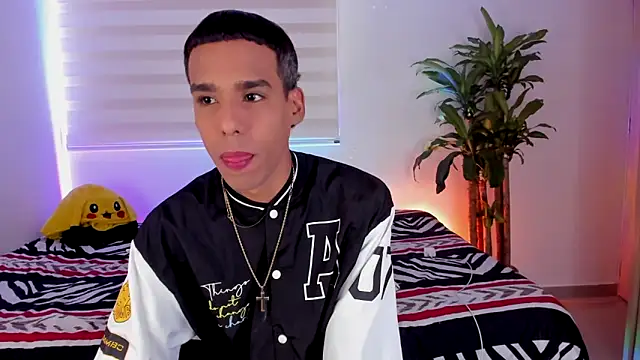 aldrinwhite online show from October 2025 06:08:01 PM