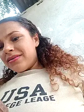 Snapshot of Mommy-Hot chatting on January 2025 06:46:01 PM Mommy-Hot online show from January 2025 06:46:01 PM
