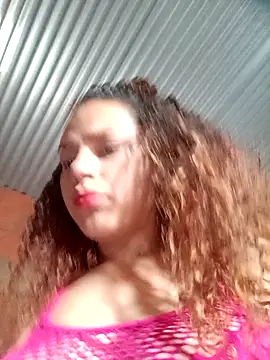 Snapshot of Mommy-Hot chatting on February 2025 03:07:01 PM Mommy-Hot online show from February 2025 03:07:01 PM