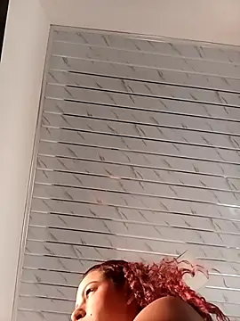 Mommy-Hot online show from February 2026 01:44:01 PM