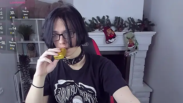 Snapshot of Justin_Care chatting on December 2024 08:10:02 PM Justin Care online show from December 2024 08:10:02 PM