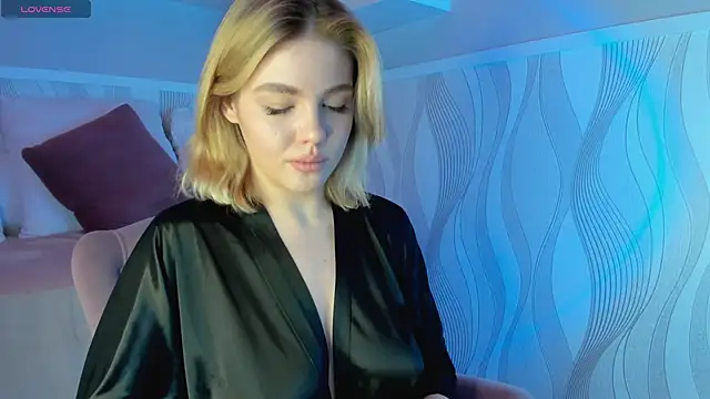 Anna Robinson online show from March 2025 01:12:01 AM