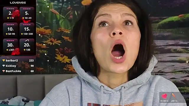 Snapshot of MadameDeFeu chatting on December 2024 10:50:02 AM MadameDeFeu online show from December 2024 10:50:02 AM