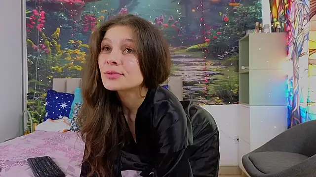 Snapshot of MadameDeFeu chatting on January 2025 12:19:02 PM MadameDeFeu online show from January 2025 12:19:02 PM