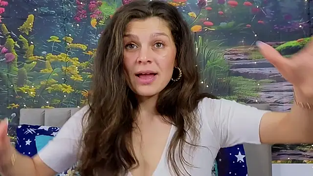 Snapshot of MadameDeFeu chatting on February 2025 10:18:02 AM MadameDeFeu online show from February 2025 10:18:02 AM