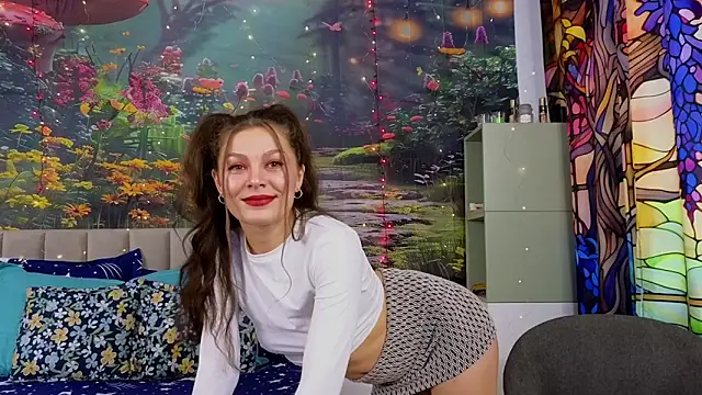 Snapshot of MadameDeFeu chatting on February 2025 08:31:02 AM MadameDeFeu online show from February 2025 08:31:02 AM