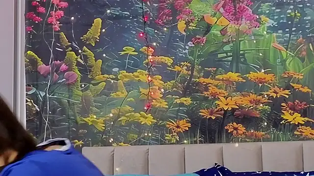 Snapshot of MadameDeFeu chatting on February 2025 02:31:02 PM MadameDeFeu online show from February 2025 02:31:02 PM