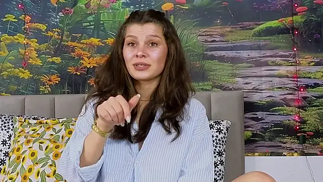 Snapshot of MadameDeFeu chatting on February 2025 08:28:01 AM MadameDeFeu online show from February 2025 08:28:01 AM