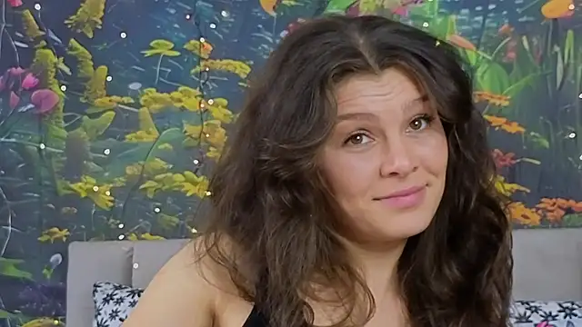 Snapshot of MadameDeFeu chatting on March 2025 11:17:01 AM MadameDeFeu online show from March 2025 11:17:01 AM