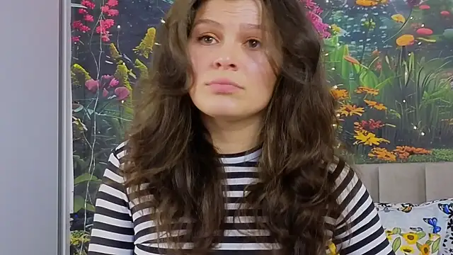 Snapshot of MadameDeFeu chatting on March 2025 08:35:01 AM MadameDeFeu online show from March 2025 08:35:01 AM