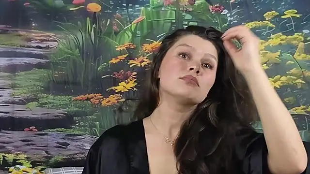 Snapshot of MadameDeFeu chatting on October 2025 12:48:02 PM MadameDeFeu online show from October 2025 12:48:02 PM