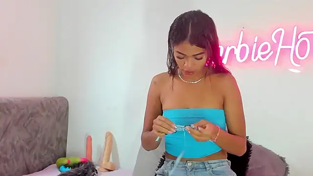 BarbieHotLaura online show from October 2025 05:33:01 PM