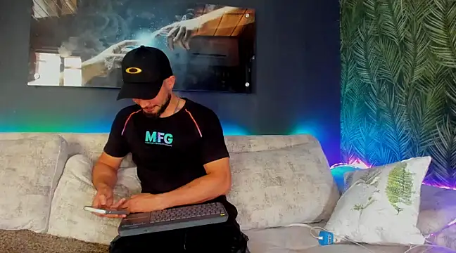 Crhis N Derek online show from March 2025 04:31:02 PM